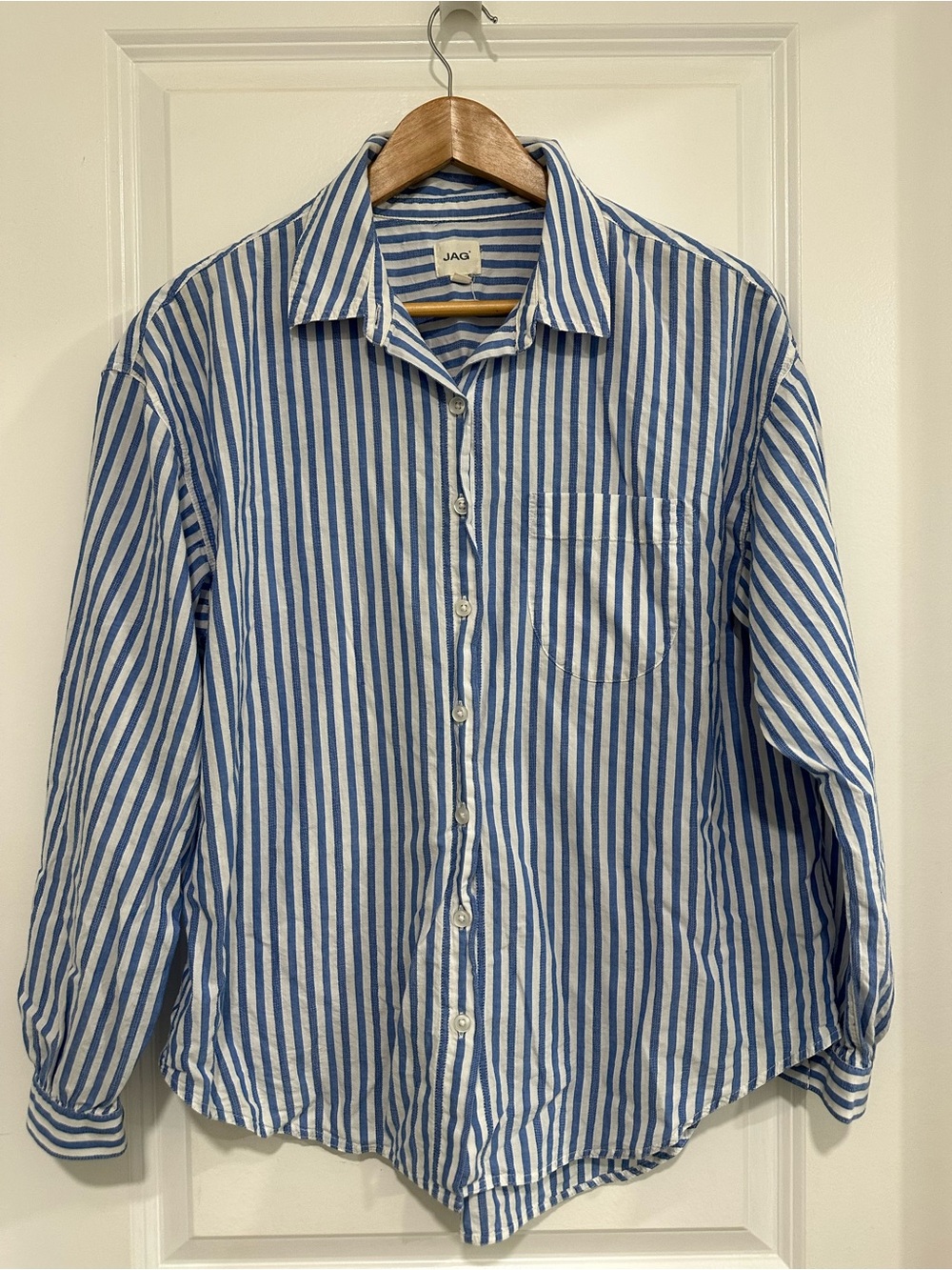 Jag Jeans Blue and White Vertical Stripe Button-Down Shirt 100% Cotton